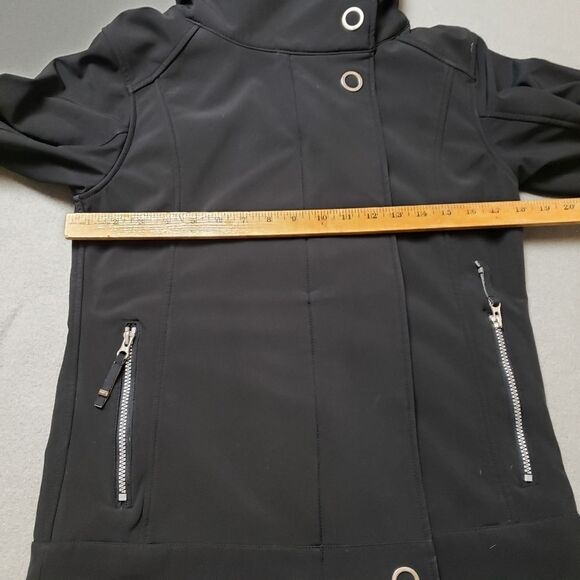 Betty Rides Womens Black Snowboarding Jacket - Picture 9 of 10